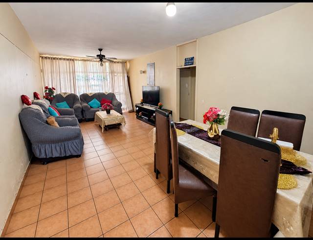2 BEDROOM FLAT FOR SALE IN VEREENIGING CENTRAL